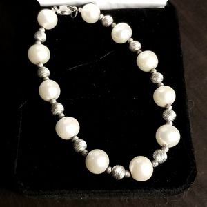 White Pearl Bracelet